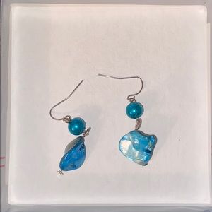❤️NWOT Blue Dangle Earrings❤️